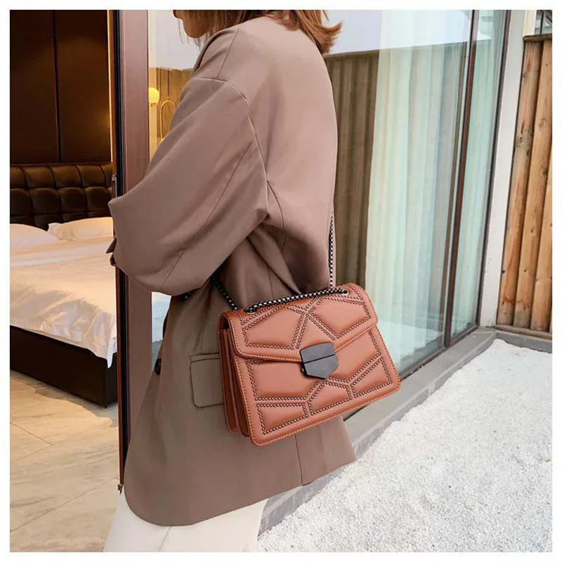 

2021 Autumn/Winter New Fashion Bag With Chain Black Cross-Body Handbag Small Square Ladies Bag YGH-065, Red, black,brown