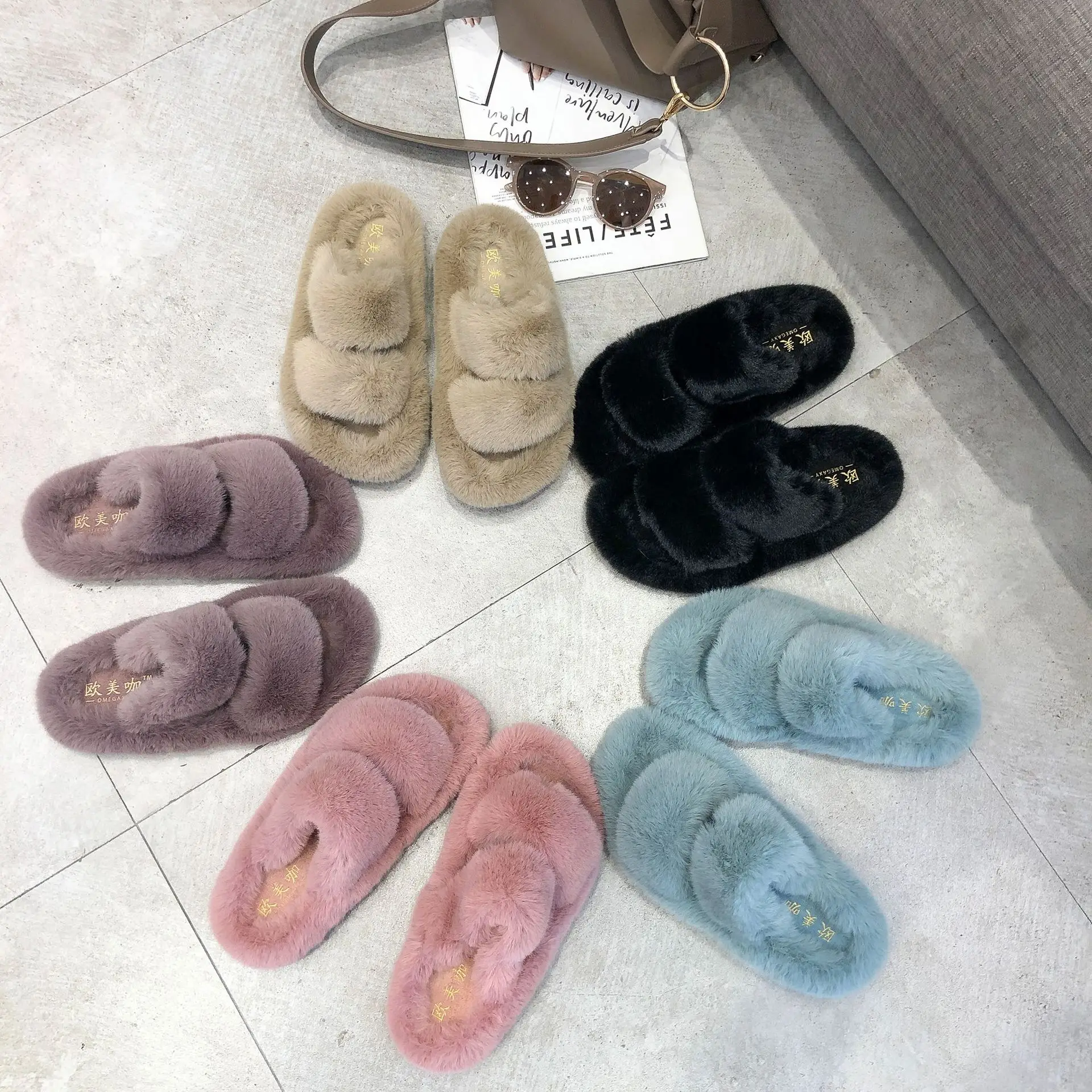 

Winter Women House Fuzzy Slippers Fashion Faux Fur Warm Shoes Women Slip on Flats Female Home Slides Black Plush Slippers, Picture