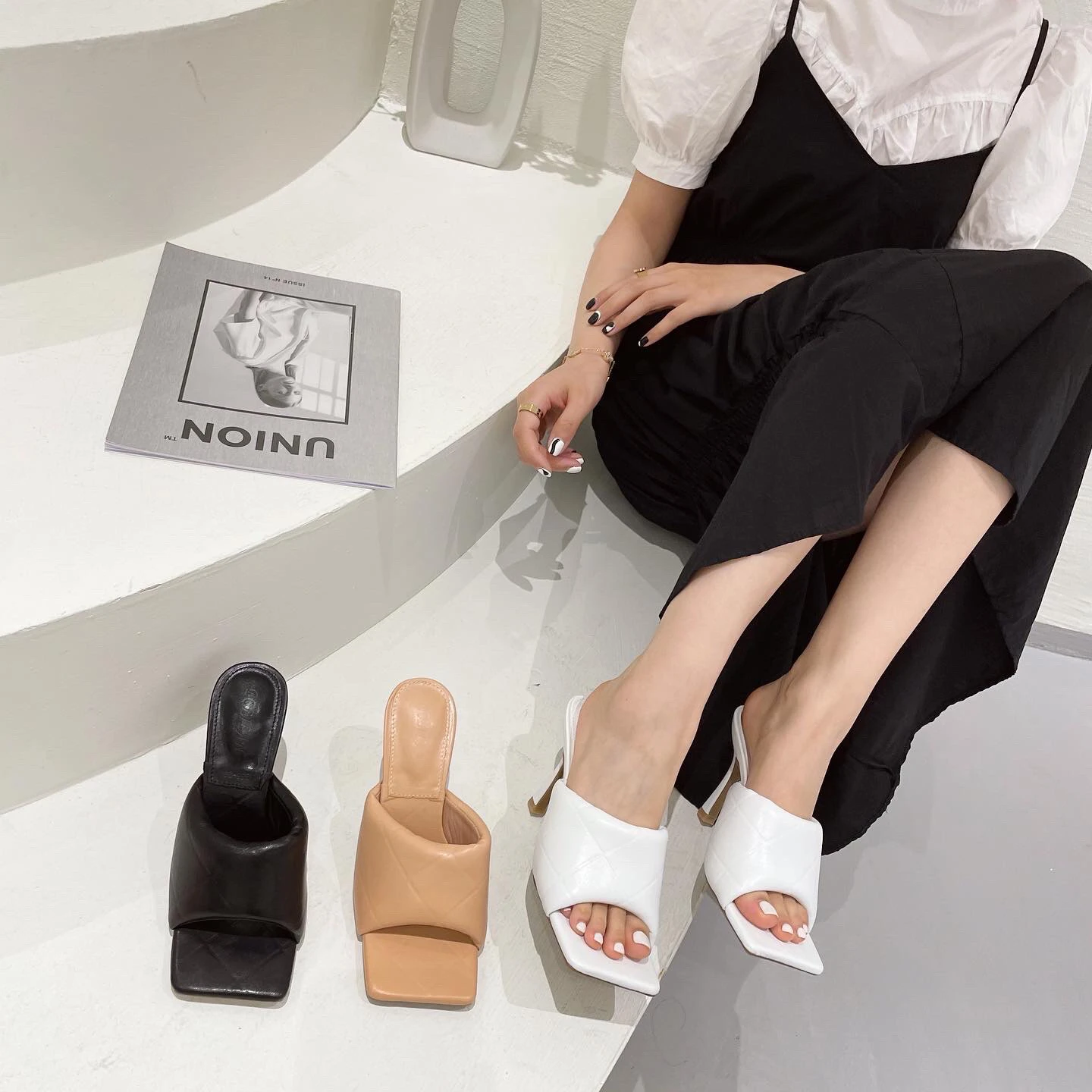 

Fashion new style square thin heel women's high heel slippers, heel height 9cm, size 35-42!