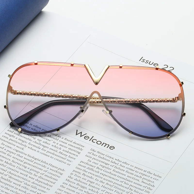 

New colorful V shaped AC lens UV400 fashion sunglasses 2021, Custom colors