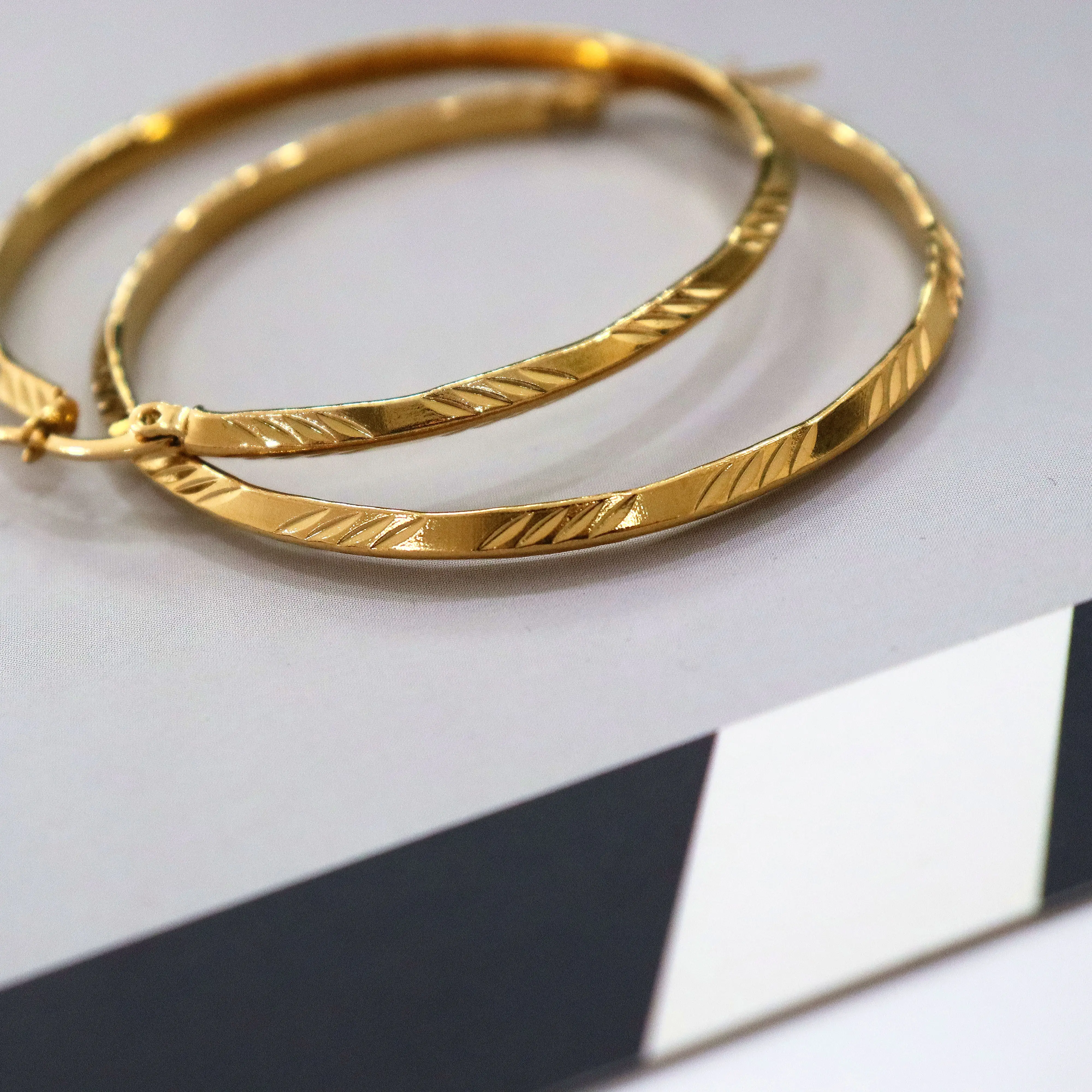 

Gold Earrings Stainless Steel Gold Big Round Hoop Earrings Vintage Temperament Fine Jewelry Women Creole Hoop Earrings