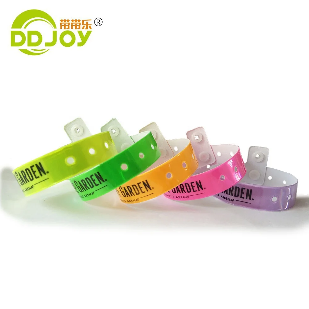 

China Factory New Design Eco-friendly PVC Plastic Bracelet colorful and reflective wrist band for Promotion, Red,yellow,blue,green,purple