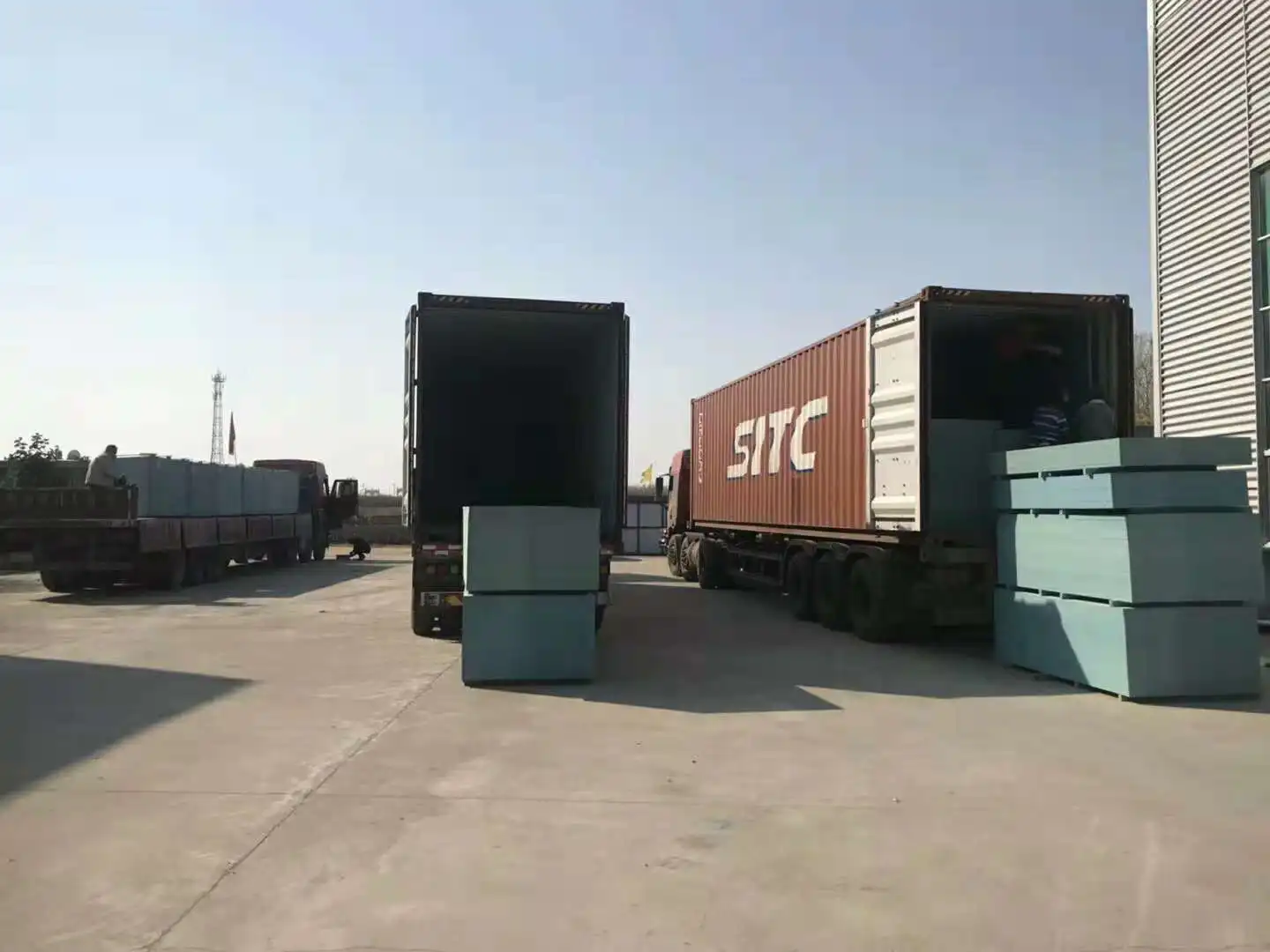 container loading.jpg