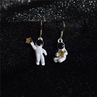 

Cute Korean Creative Cartoon Astronaut Stud Earrings for Women Metal Spaceman Star Earing Brincos Fashion Jewelry