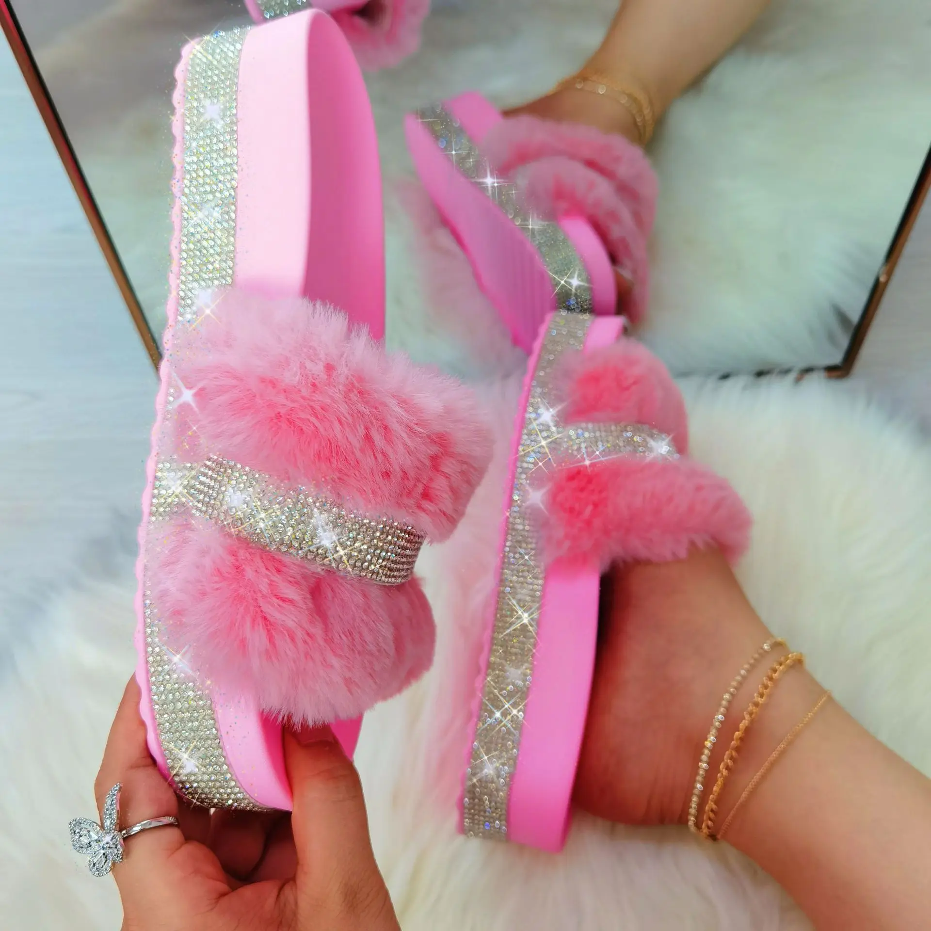 

SL-009 Hot selling girls fur sandals accessories ladies fashion rhinestone platform women fur slippers, Picture