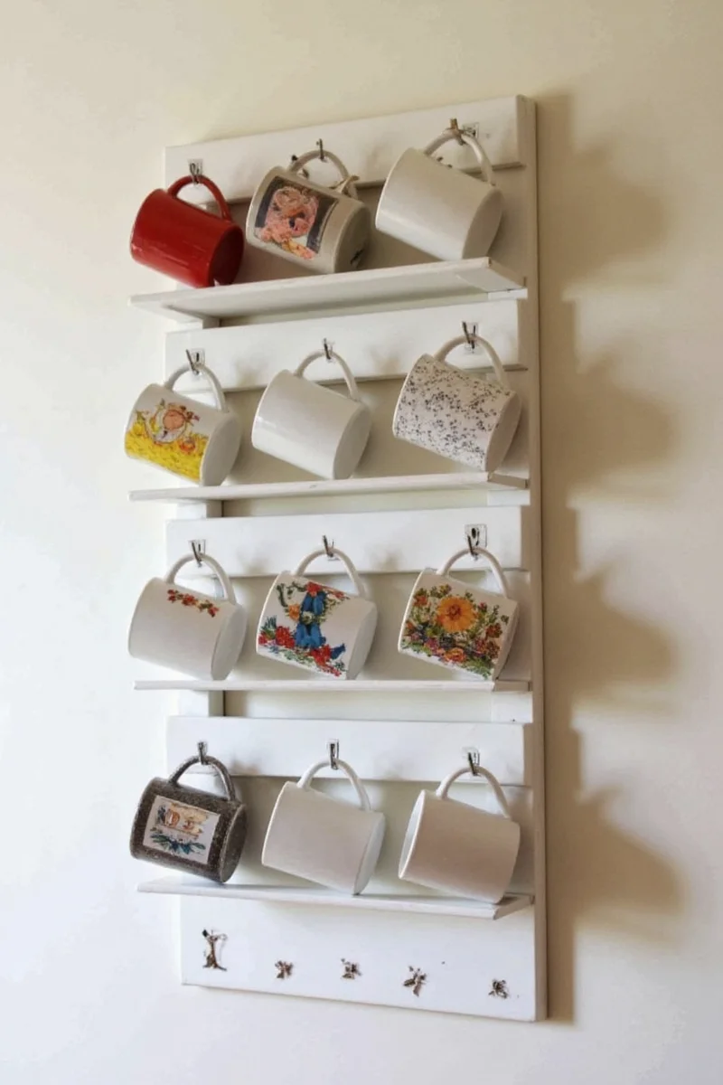 Chalkboard message mug shelf