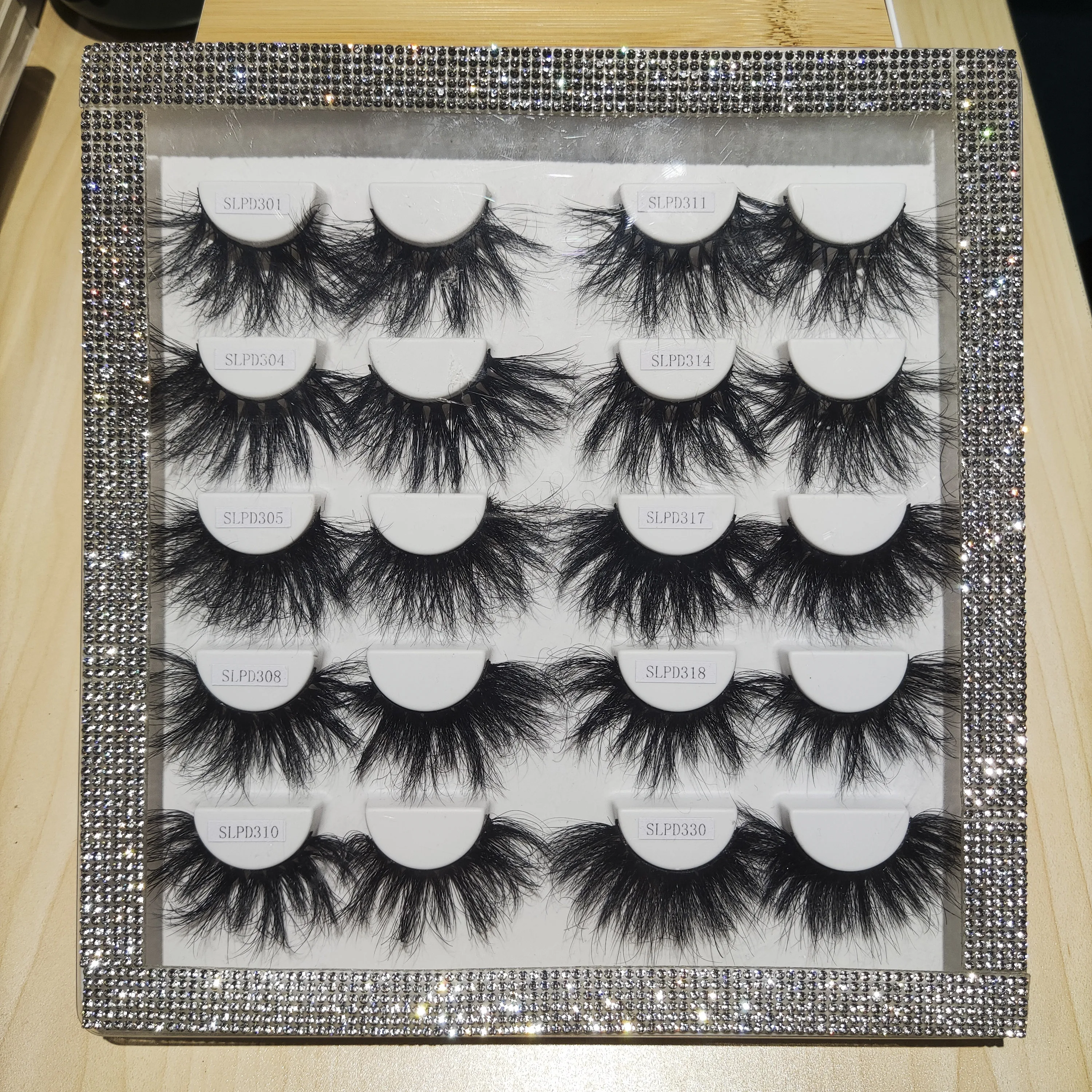 

Lashbeauty 30% discount 10 pairs 25MM 100% real mink lashes Diamond eyelash book, Black color