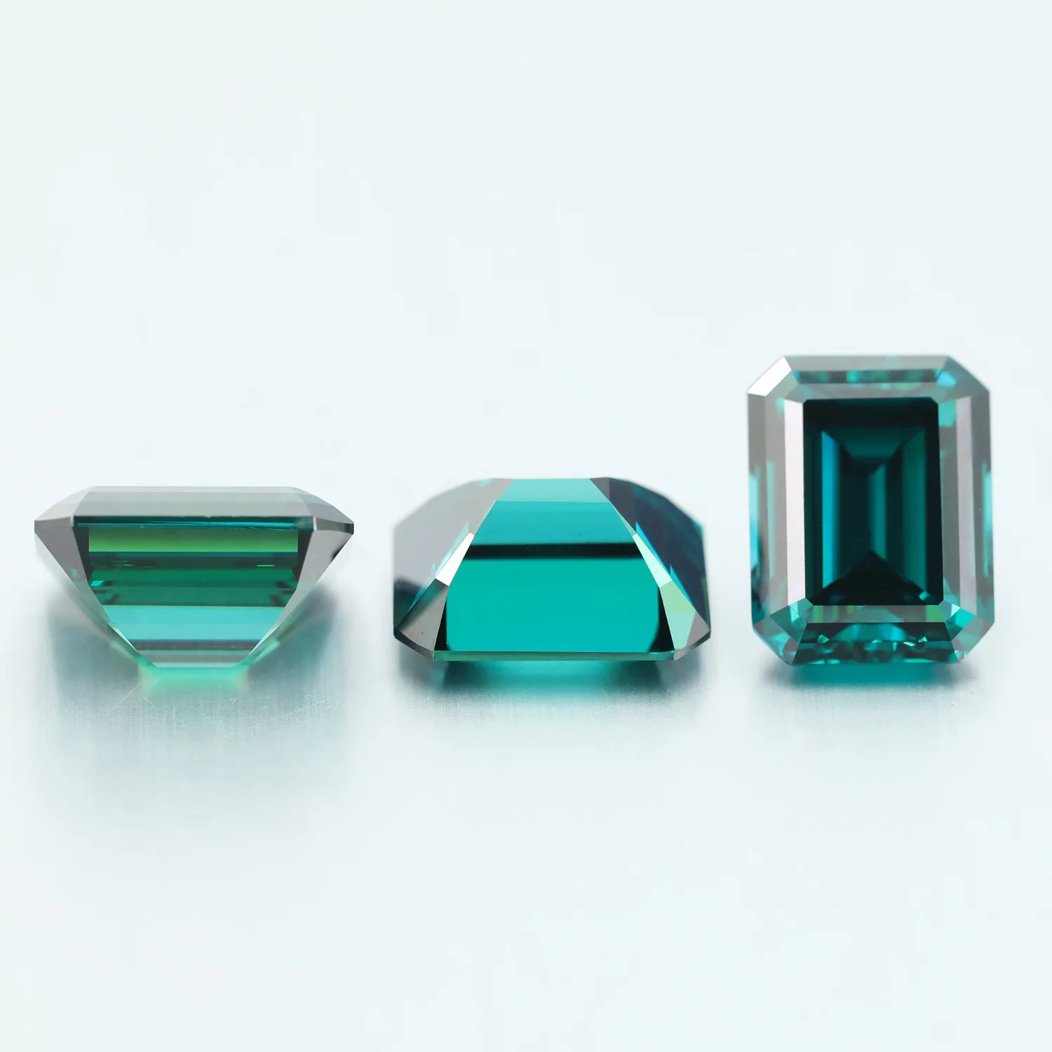 

Emeralds cut green Moissanite diamonds Loose bare stones set with jewels, D color
