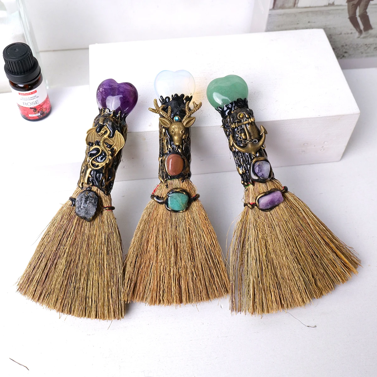 

Wholesale Natural Energy Crystal DIY heart Magic broomstick decorative gifts