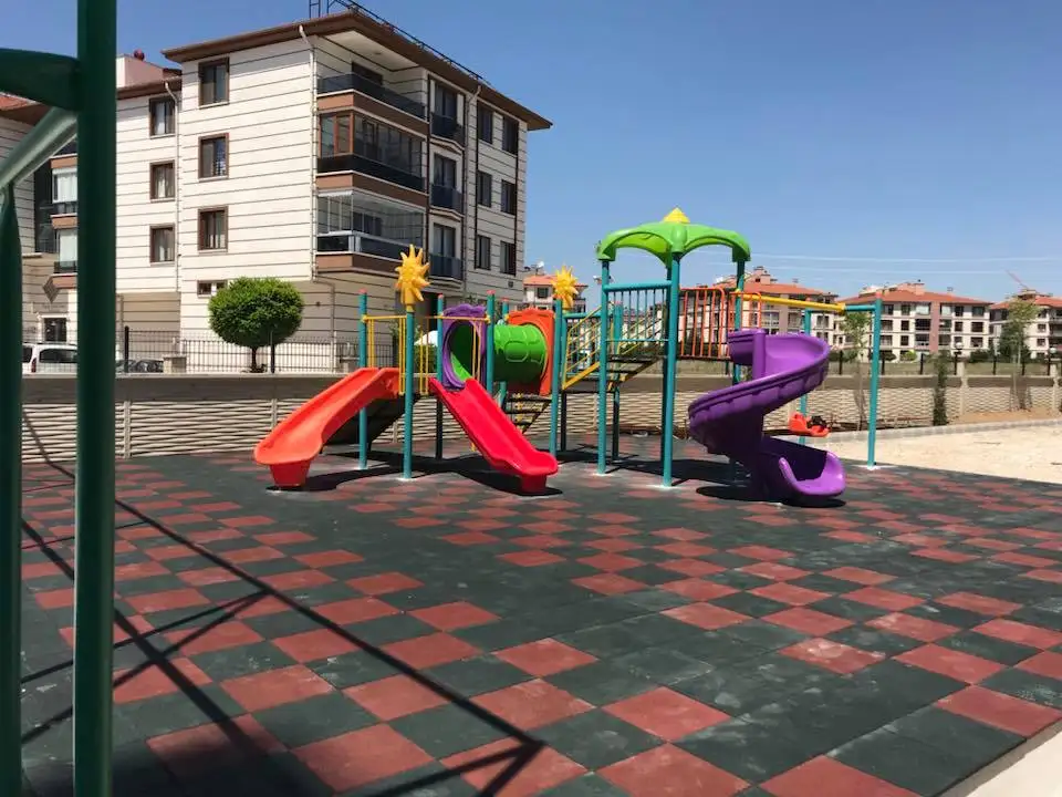 
Factory supply swimming pool Interlocking rubber tiles/swimming pool rubber floor rolls/sports rubber mat 