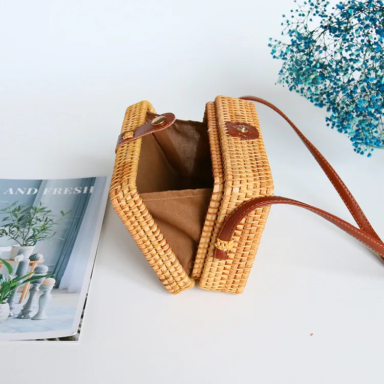 

Fashion Rattan Square for Women Crossbody Bag Leather Shoulder Strap Beach Bags