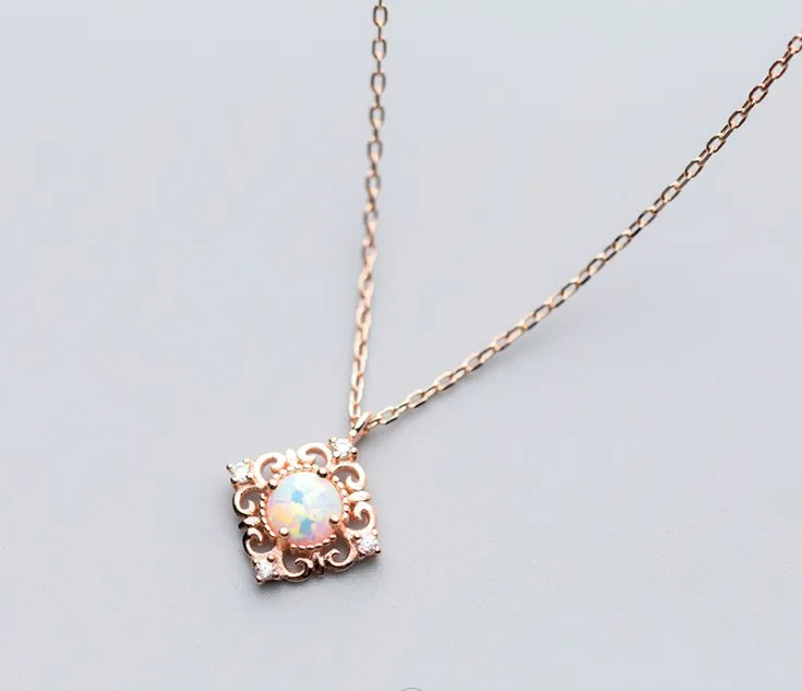 

Wholesale new design 100% pure silver Lucky stone pendant necklace for Women