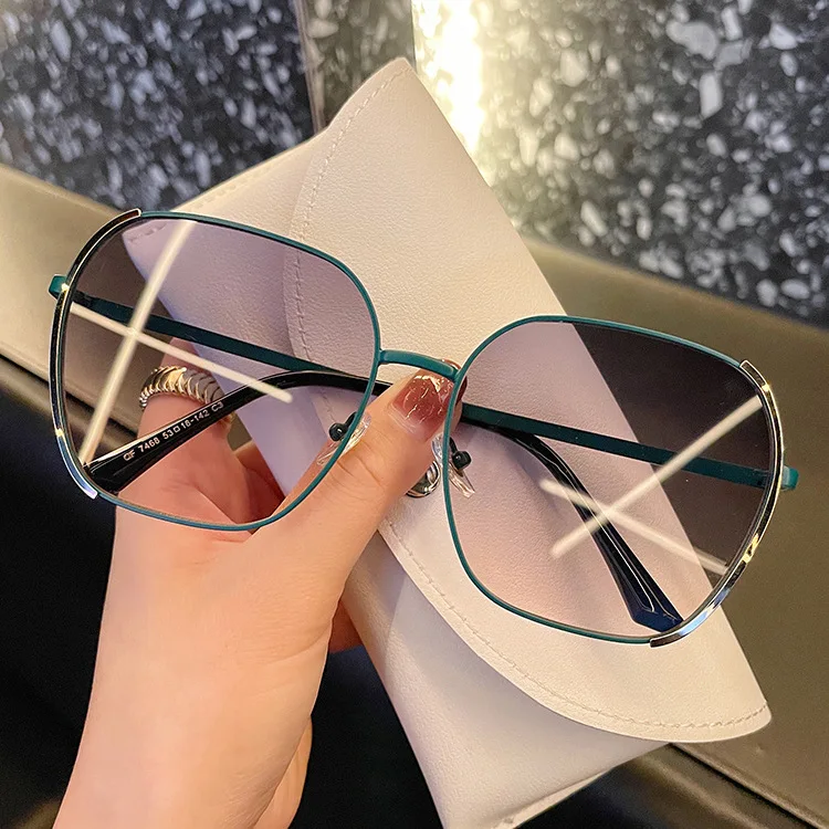 

Oversized Luxury Women Sun Glasses Fashion Personality Square Shades Sunglasses for Women Vintage Unisex Glasses 2023