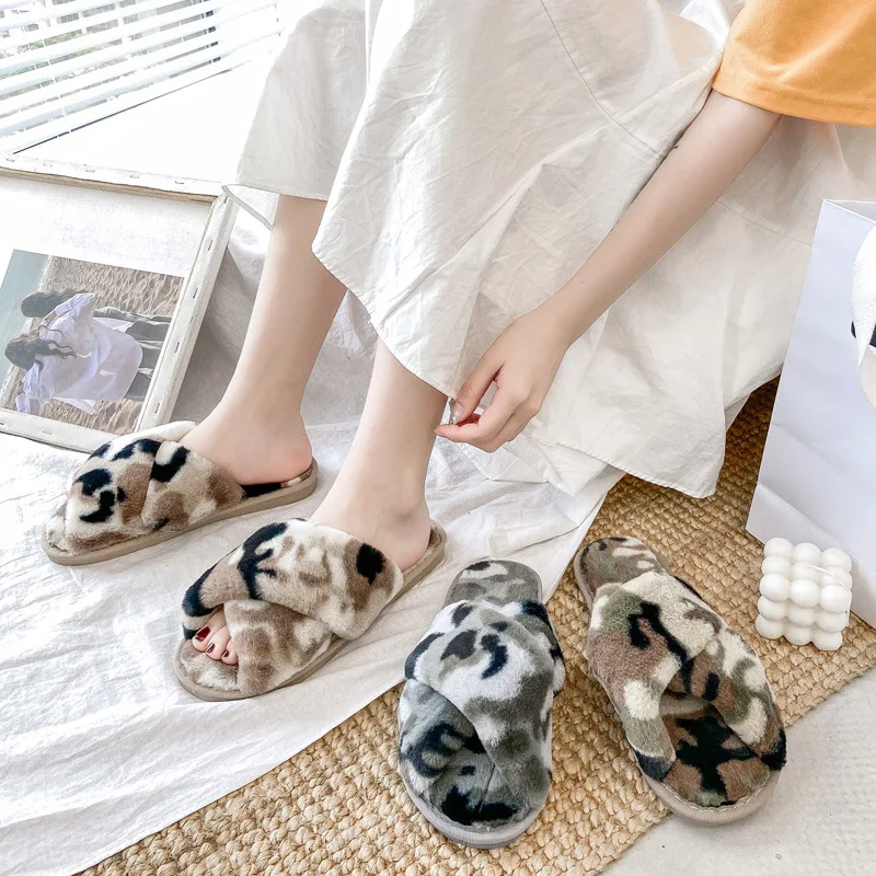 

Evawanna Wholesale Women Faux Fur Slippers Ladies Ndoor Fur Slides Fur Slippers For Women, Customized color