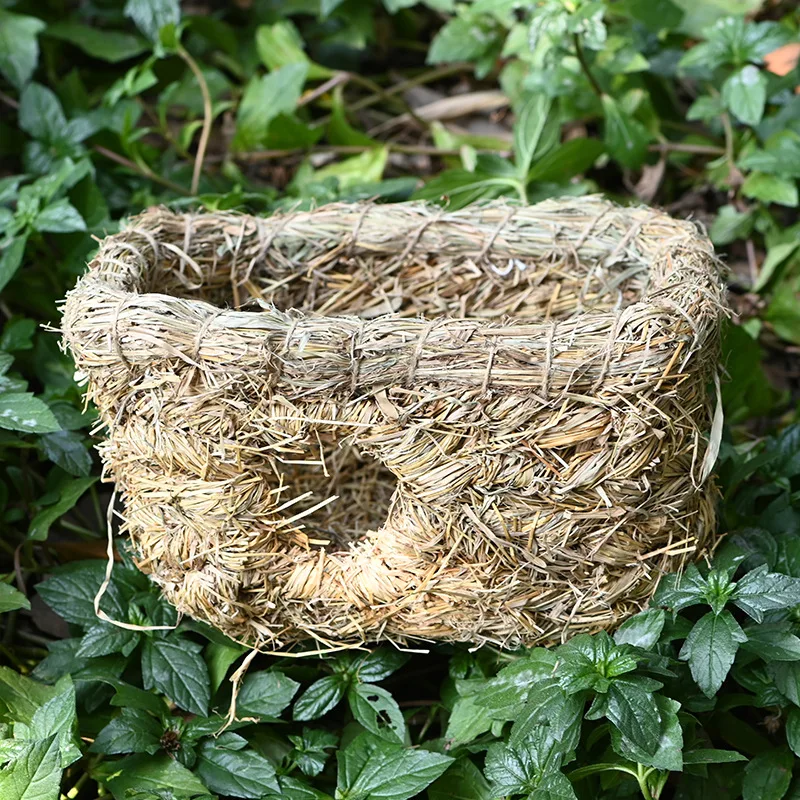 

Natural Grass House Hand Woven Small Animal Play Hay Bed Nest Hideaway Hut Toy Hamster Guinea Pig Chinchilla Ferret