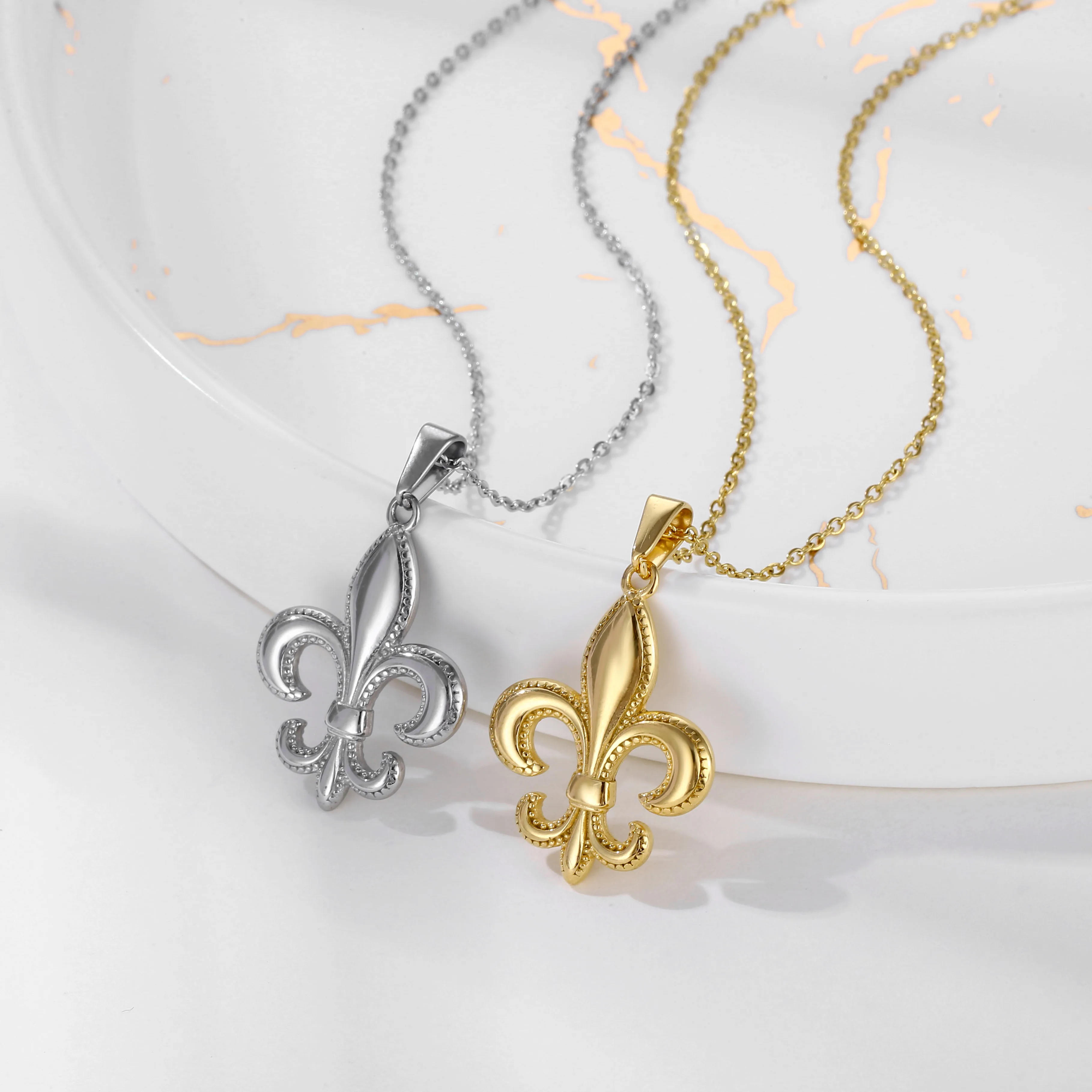 

Wholesale Fashion Accessories Hiphop Stainless Steel Jewelry Fleur de Lis Charms Pendant Necklace