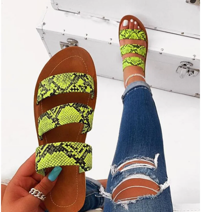 

Snake totem three-layer non-slip outdoor slippers women fashion wild wild beach shoes sandals flat bottom ladies slippers