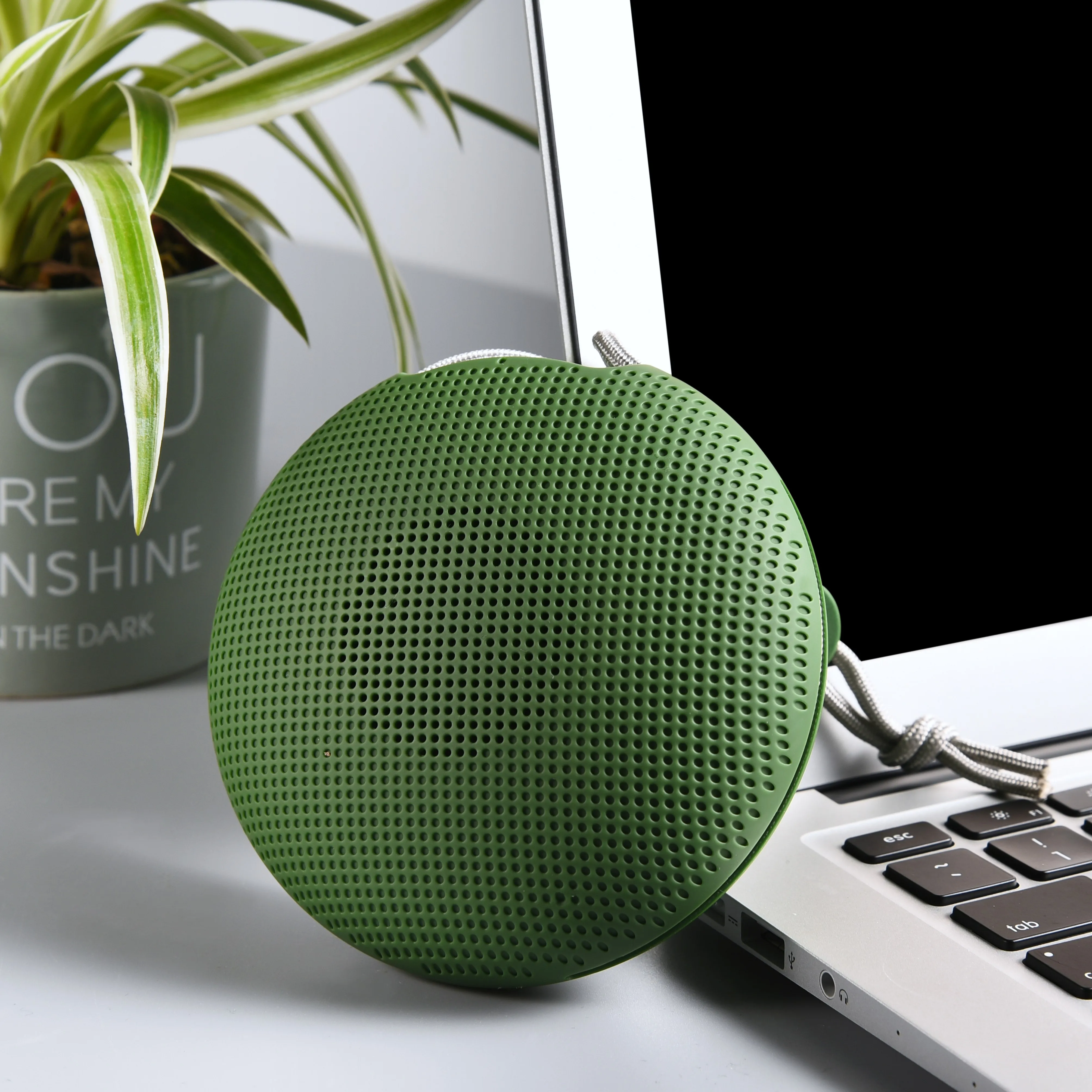

2021 Outdoor portable wireless speakers wholesale waterproof Wireless stereo Speaker