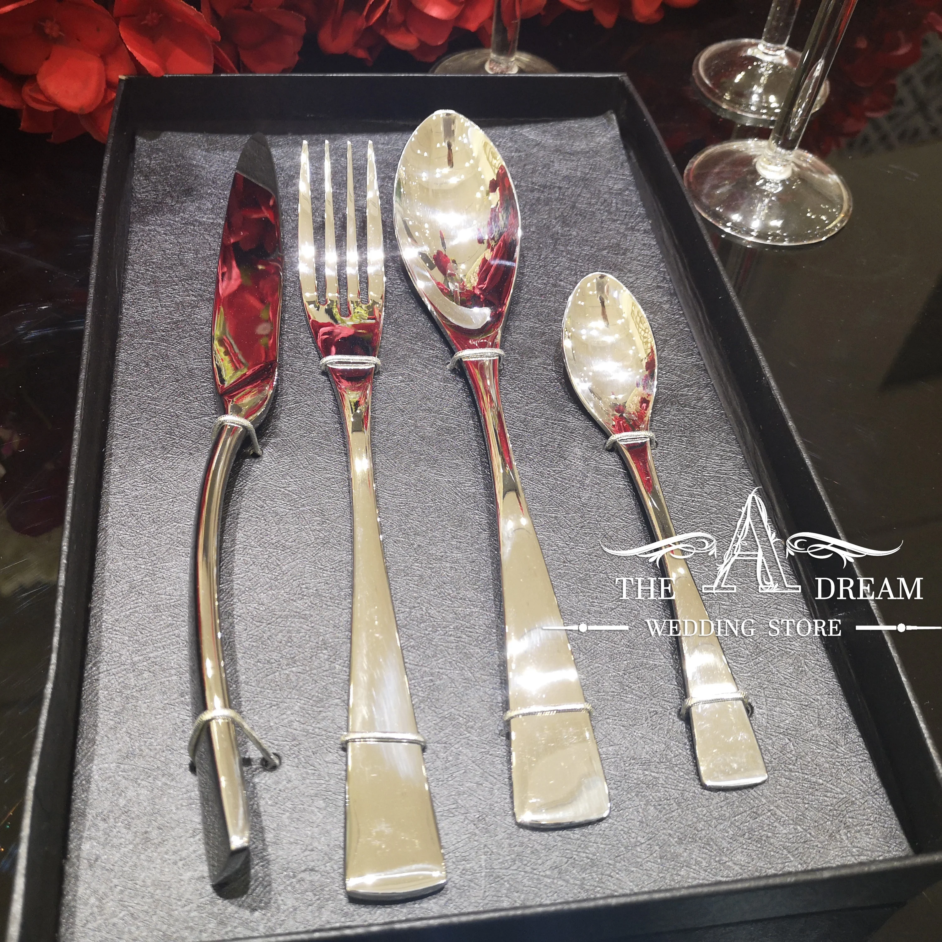 

CTL005-SL Silver Cutlery Set Wedding Tableware Slimming Fork Spoon Set / Cuchilleria From The A Dream Wedding Store