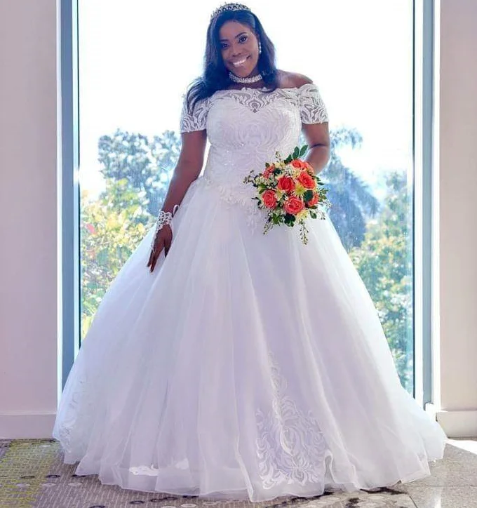 

2020 Custom Made Short Sleeve Off Shoulder A Line Beaded Lace Plus Size African Bridal Wedding Dresses