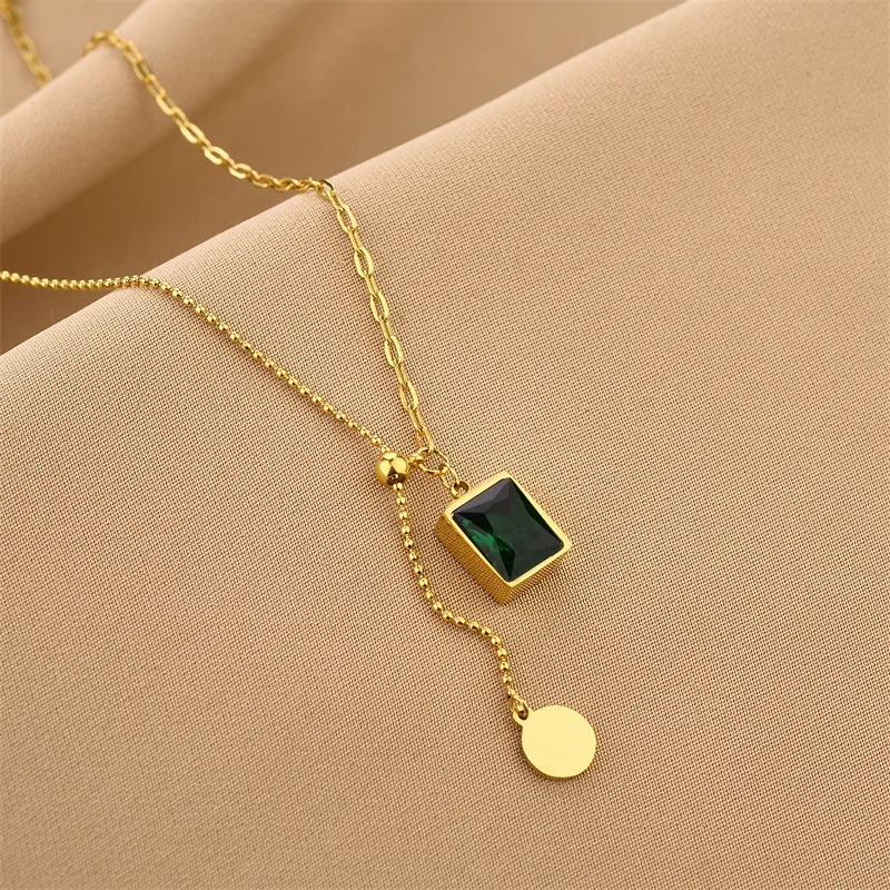 

High-end ladies' jewellery gold waterproof and sweatproof stainless steel adjustable rectangular emerald necklace