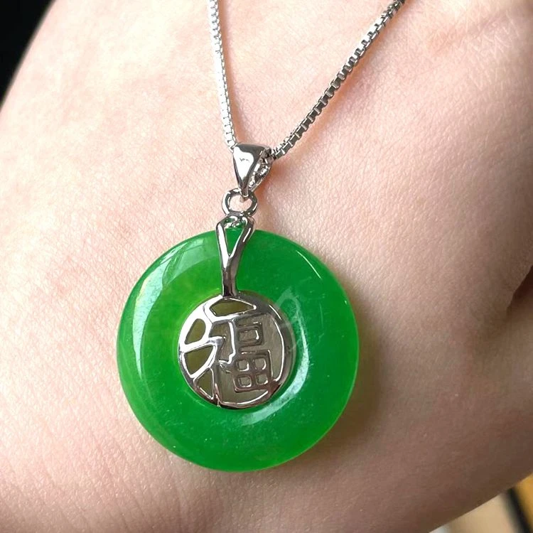 

Jialin jewelry ins gold filled natural stone pink and green fu Emerald peace buckle jade circle jade donut pendant necklace, Picture shows