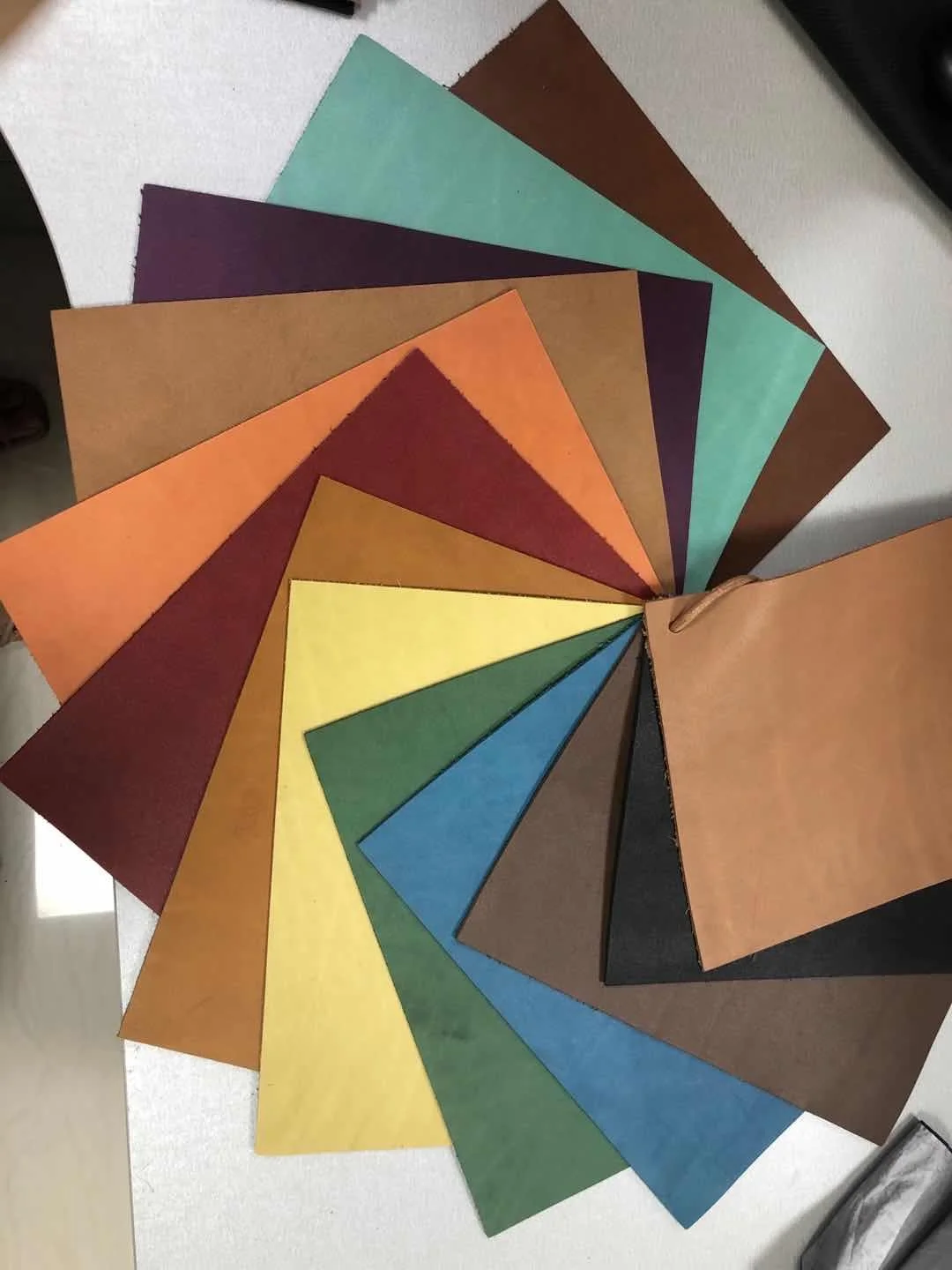 
High quality vintage genuine cow leather cabinet handle antique design chair vegetable tanned leather saddle leather 