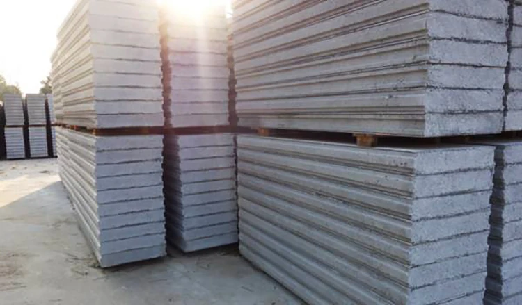Moisture-proof and water proof cement foam polystyrene particle sandwich panel