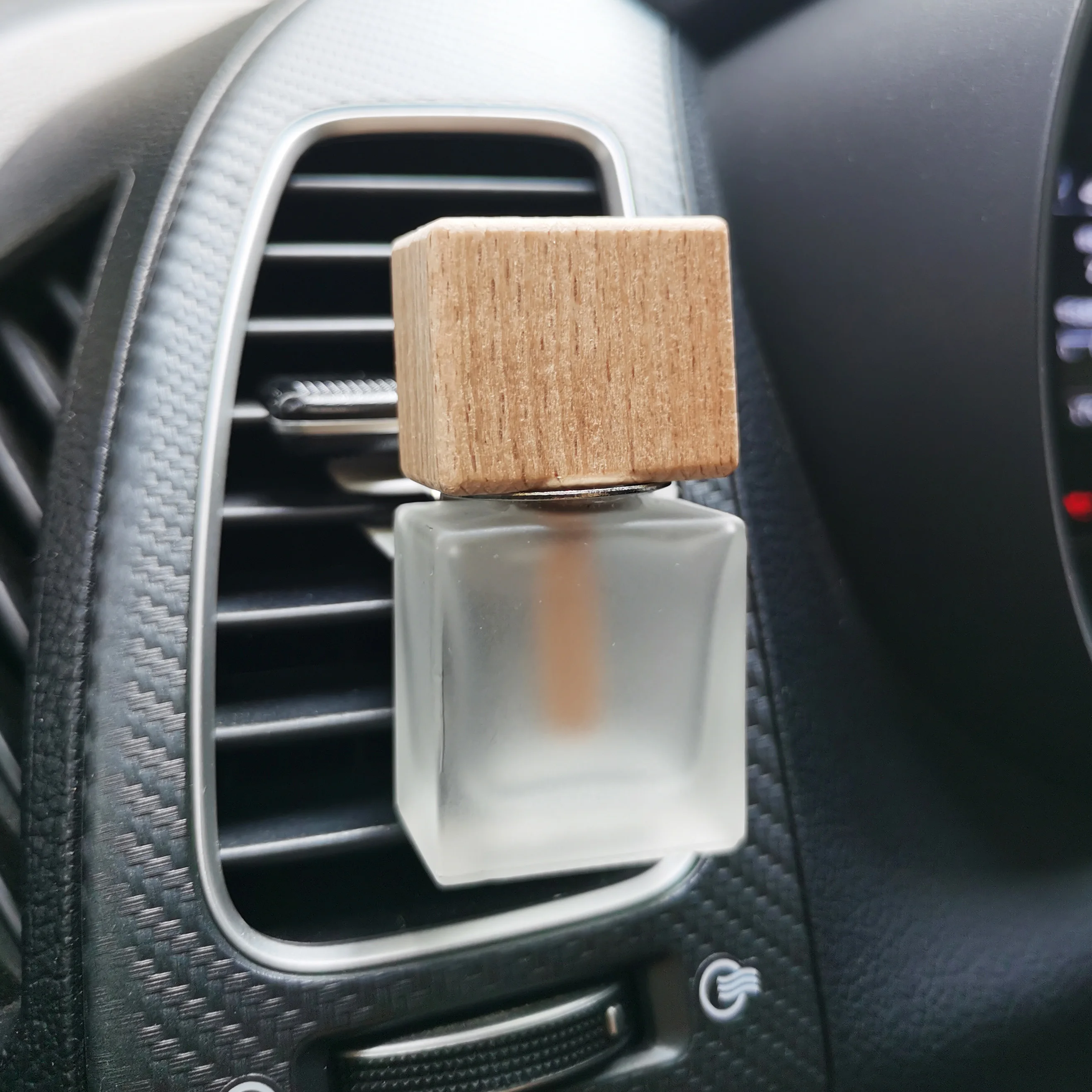 8ML Frosted Bottle Car Air Freshener Auto Outlet Perfume Essential Oil Container With Vent Clip Car Reed Diffuser Glass Bottle