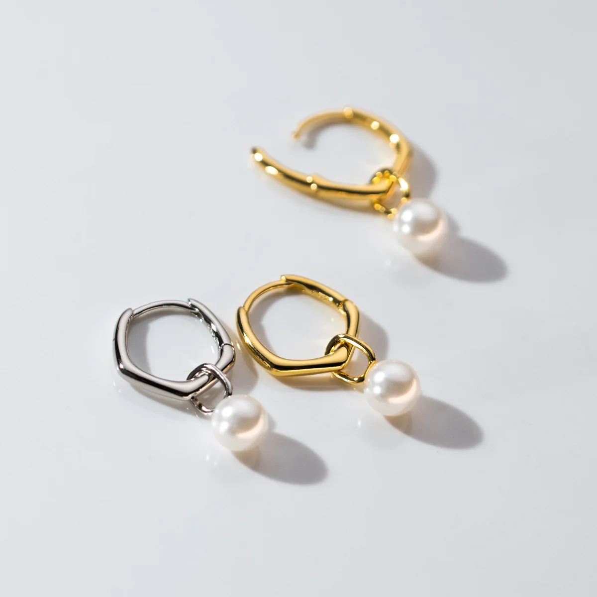 Fashion Earring Jewelry 925 Sterling Silver Pearl Earrings Round Pearl Gold Plated Hoop Earrings Women