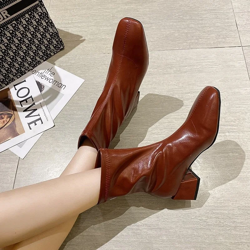 

2020 top ranking product fashion square Martin boot thick heel ladies leather boots women boots winter, As picture or customized color