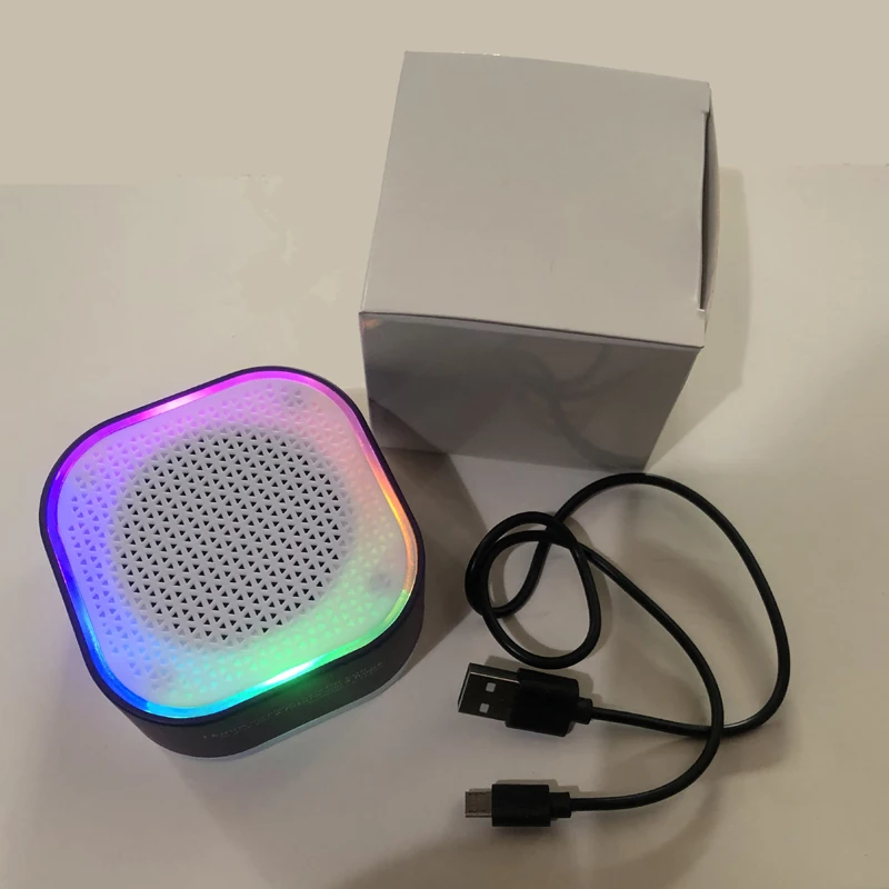 方形定制 led 小无线迷你便携音箱 - buy speaker,portable speaker
