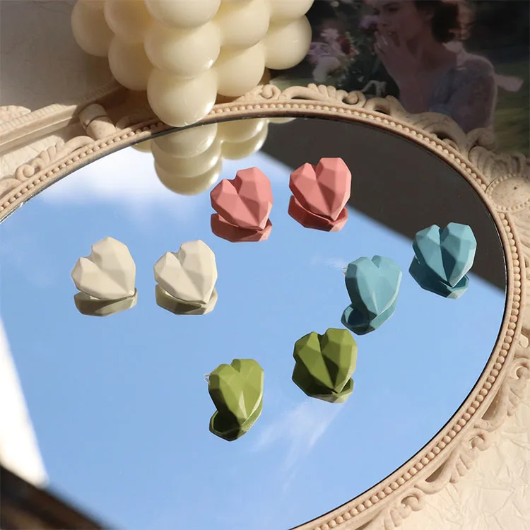 

Original Design Japanese Style Girl Sweet 3D Love Earrings Fashion Jewelry Accessories Simple Heart Beautiful Stud Earrings, Green, blue, pink, white