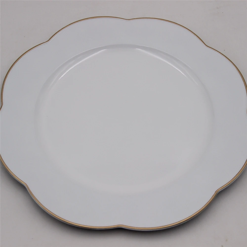 

disposable plastic plate