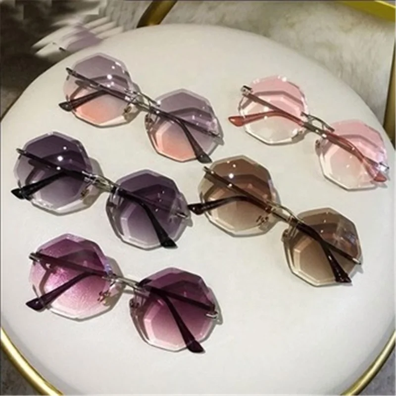

fashion vintage trendy wholesale sun glasses sunglasses women newest shades sunglasses with candy color lens sunglasses 2021, Luxury sunglasses 2021 men shade sunglasses 2021 sun glasses