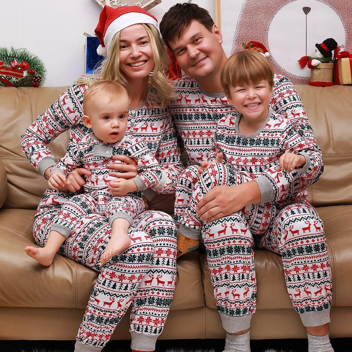 

Hot Selling OEM ODM Wholesale Adult Kids Family winter long sleeve red sets merry christmas pyjamas family christmas pajamas/, As the picture shows