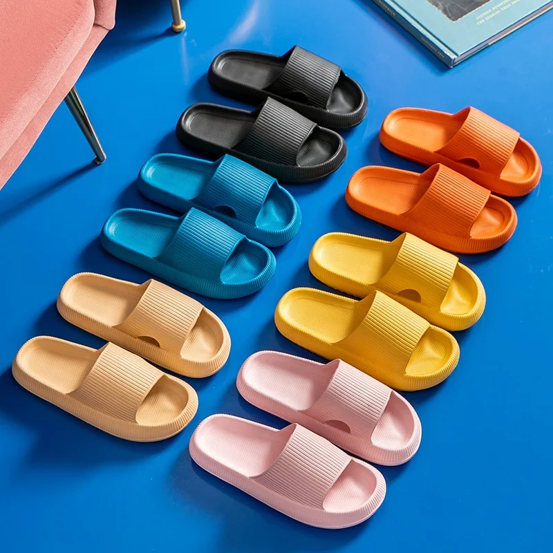 

2022 new ladies thick-soled slippers summer beach soft-soled sandals casual men and women indoor bathroom non-slip shoes, Picture