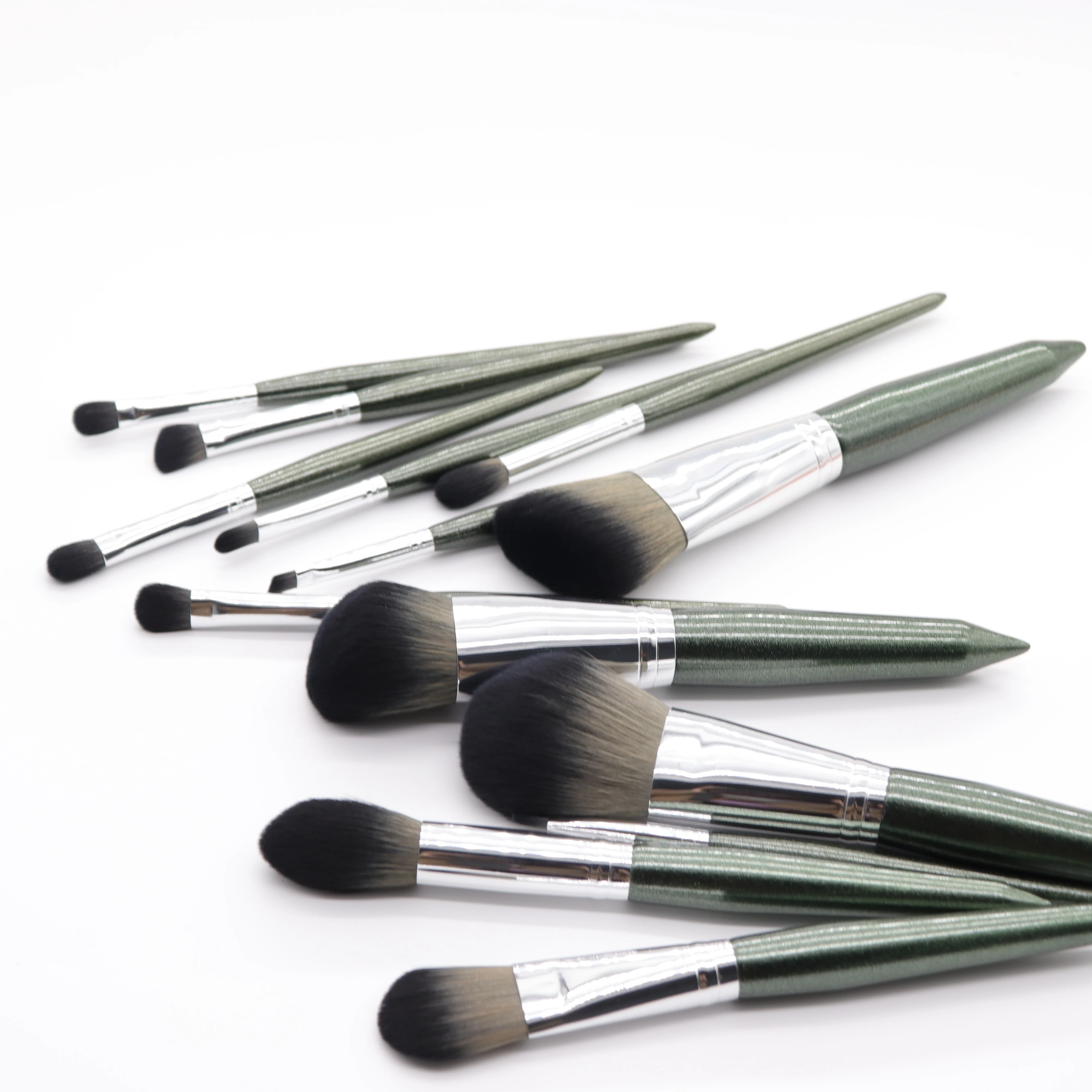 

2021 imitation snow fox makeup brush 11 sets, Bright silver