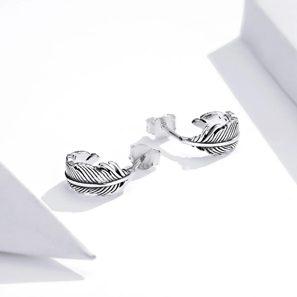 

Special Design Shiny 925 Silver Oxidized Silver Light Feather Jewelry Earrings 2020