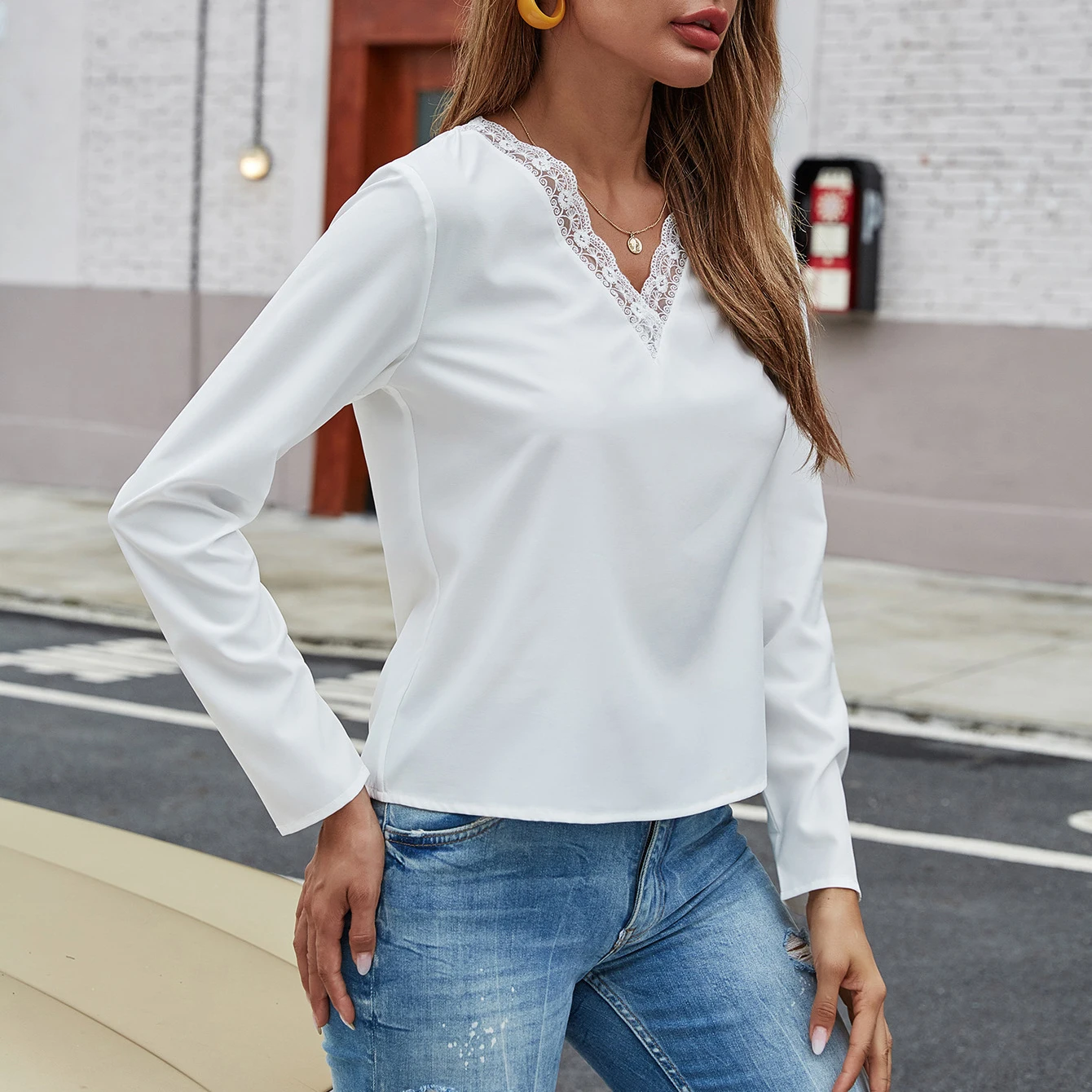 

Women's Shirt Spring And Autumn Long-sleeved V-neck Lace Stitching Casual Blouse