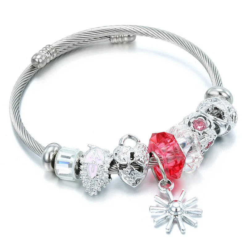

New Fashion Ladies Exquisite Sunflower Pendant Bracelets Red Crystal Bangle Bracelets Simple Fashion Charm Bracelets, Picture shown