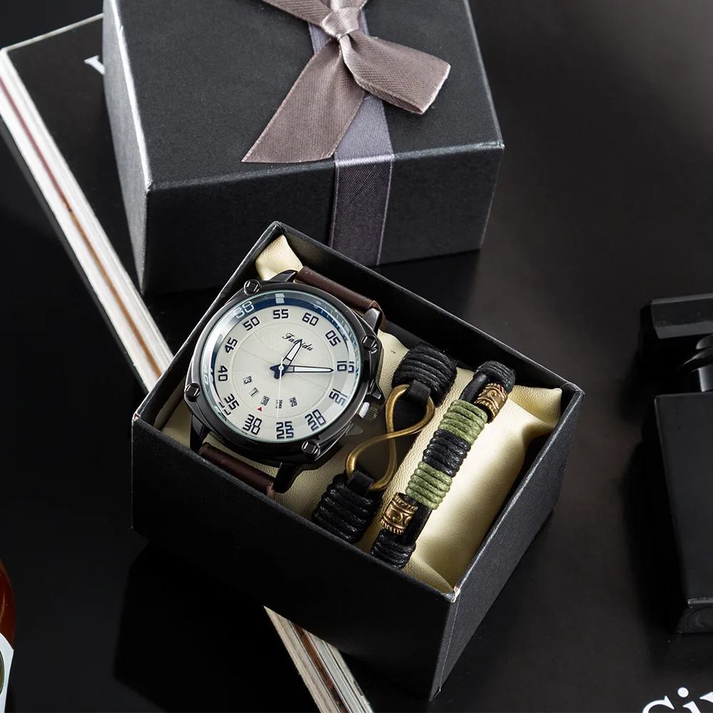 

2021 Fashion Casual Three-piece Cowhide Bracelet Watch Calendar Quartz Men Wrist Watch