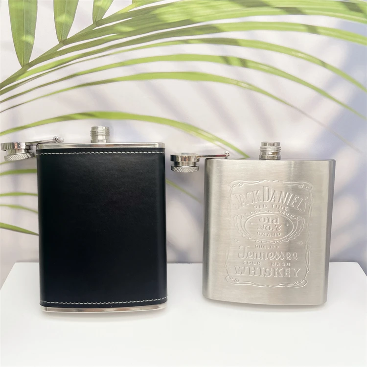 

hip flask 7oz 8oz Outdoor stainless steel wine flask for men Leather cover stainless steel flasks for liquor, Customized