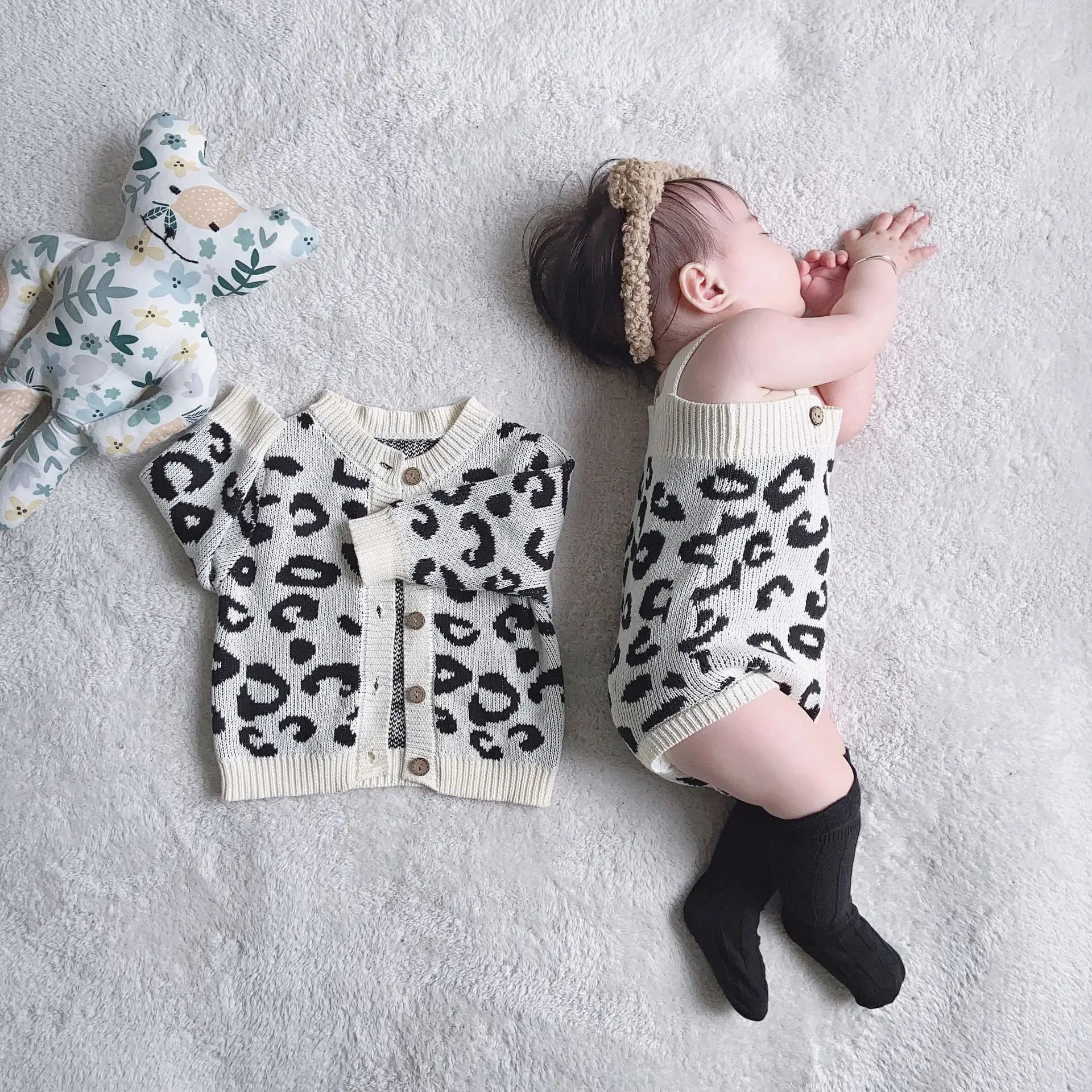 

rts 0-2 years old baby sweater set 2020 autumn baby girl knit cardigan leopard print two-piece romper sets