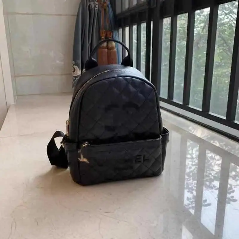 

New outdoor street shopping casual fashion chic ins hot sale designer backpack travel work office fit, Picture color or customized
