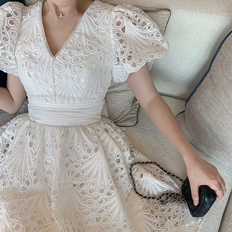 

Women's 2024 Summer New Lace Bubble Sleeve Waist Dress White