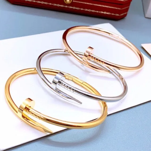 

High-end Superior Quality 18K Gold Couple Bangle Luxury Brand Nail Bracelet