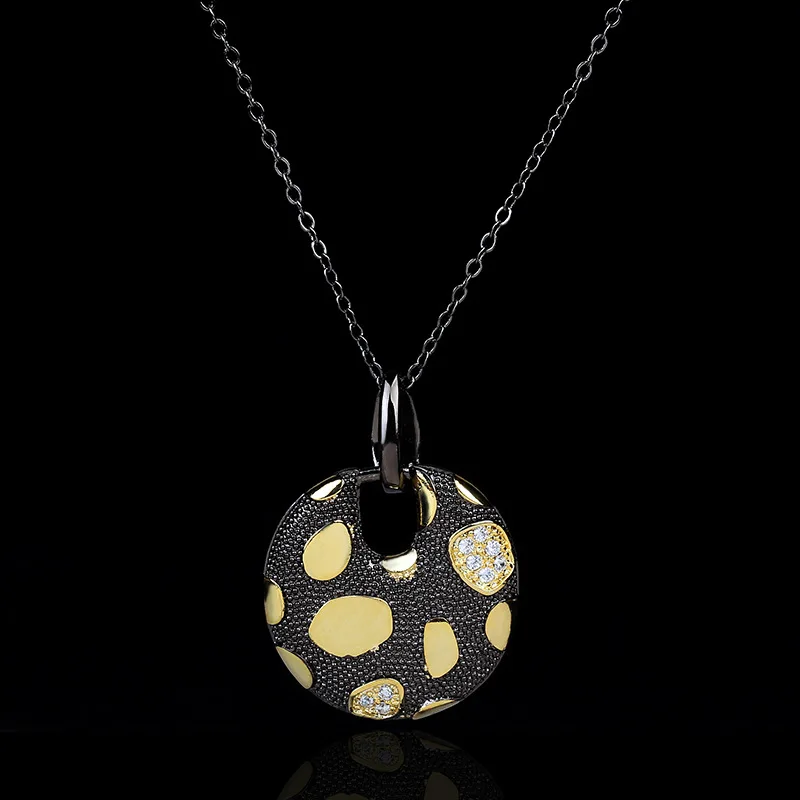 

New Women's Necklace Exaggerated Disc Hollow Pendant Necklaces Unique Black Gold Jewelry Party Gift Gold Collars, Picture