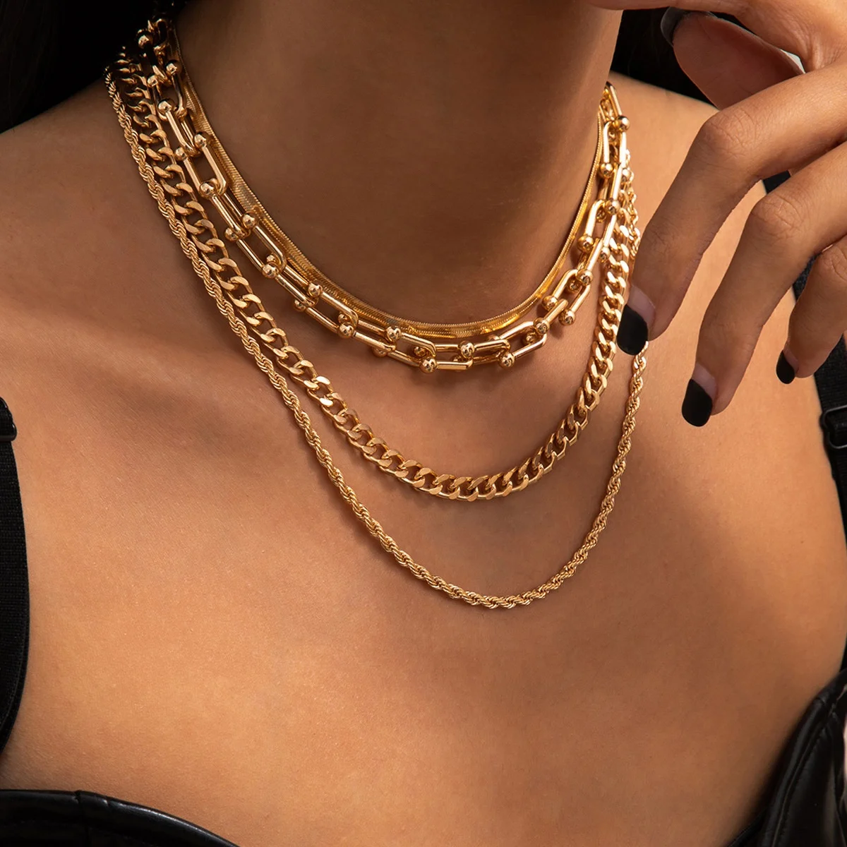 

4 Pcs/Set Exaggerated U Shape Choker Necklace For Women Hip Hop Twist Flat Snake Chain Fashion Clavicle Chain Necklace, Picture shows