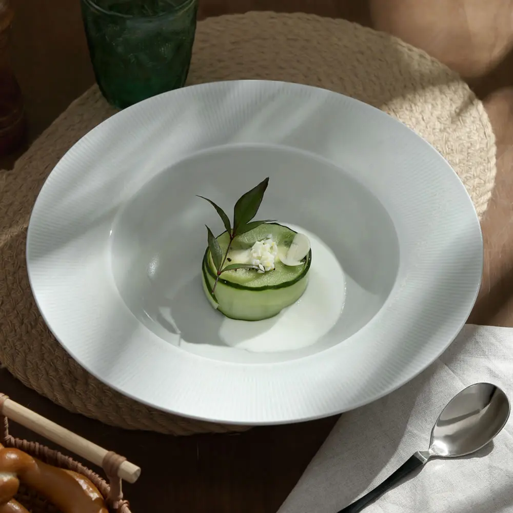 

Factory Wholesale 11 Inch Restaurants Ceramic Pasta Deep Plates Bulk Personalised Porcelain Soup Dinner Plate For Wedding